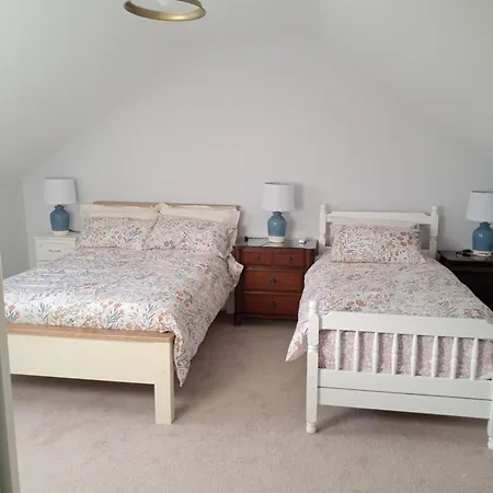 Apartman Warm Spacious Three Bed