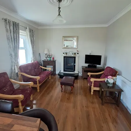 Warm Spacious Three Bed Apartman Galway