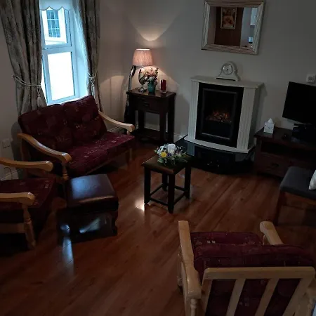 Warm Spacious Three Bed *
