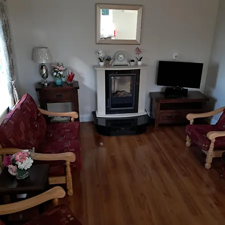 Warm Spacious Three Bed * Galway